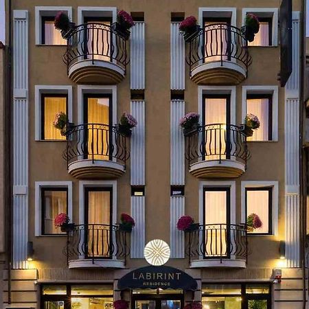 Labirint Boutique Hotel Bukarest Exteriör bild