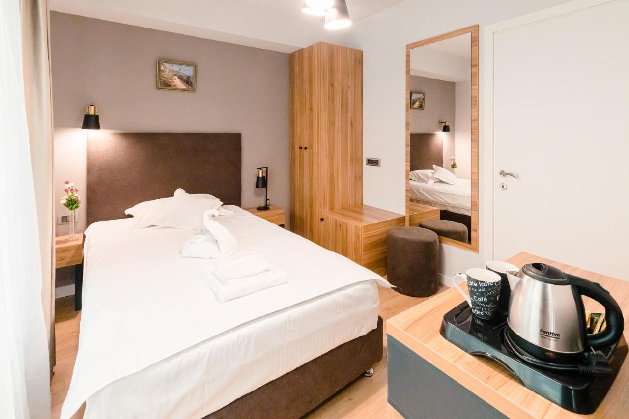 Labirint Boutique Hotel Bukarest Exteriör bild