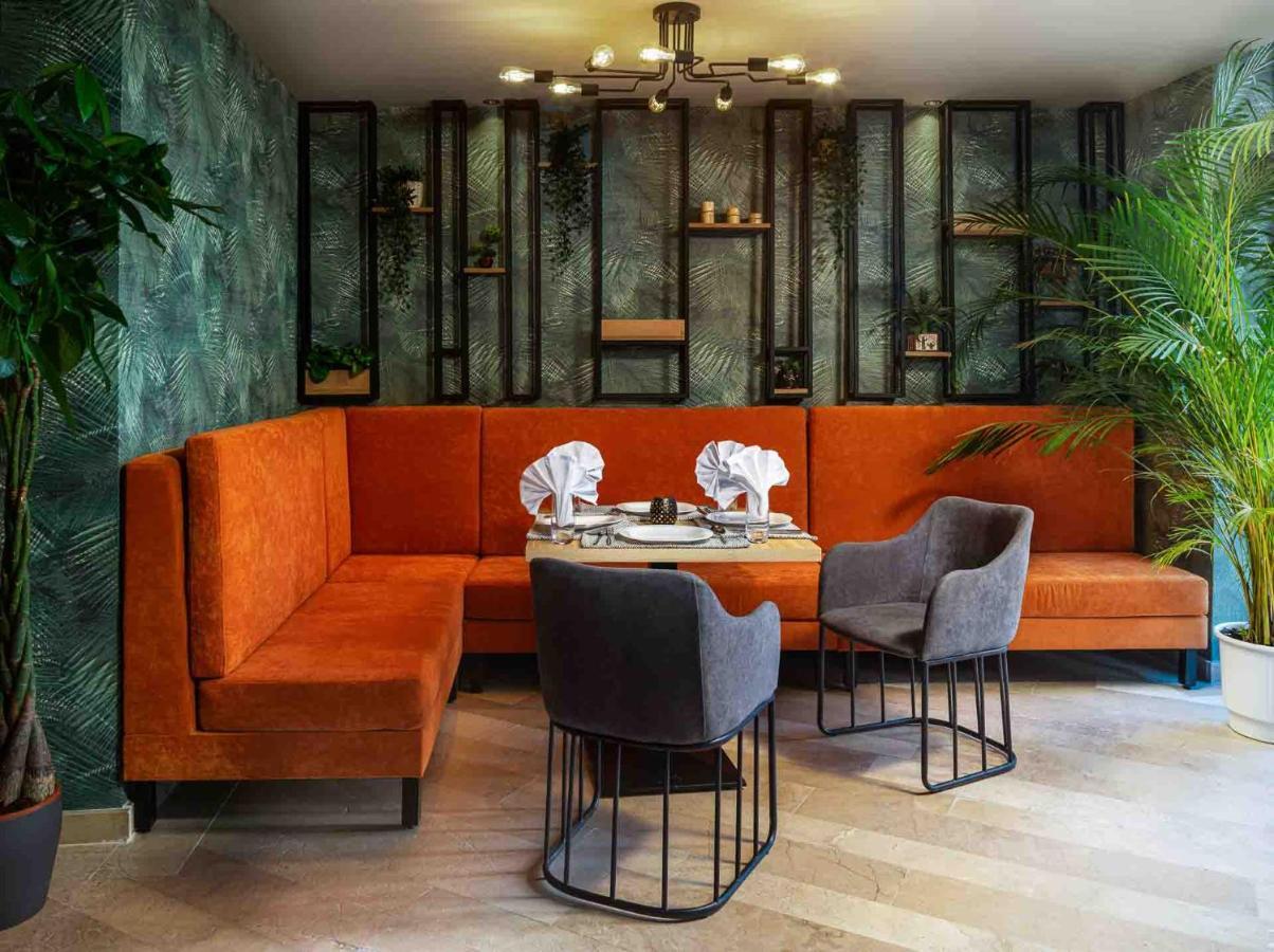 Labirint Boutique Hotel Bukarest Exteriör bild