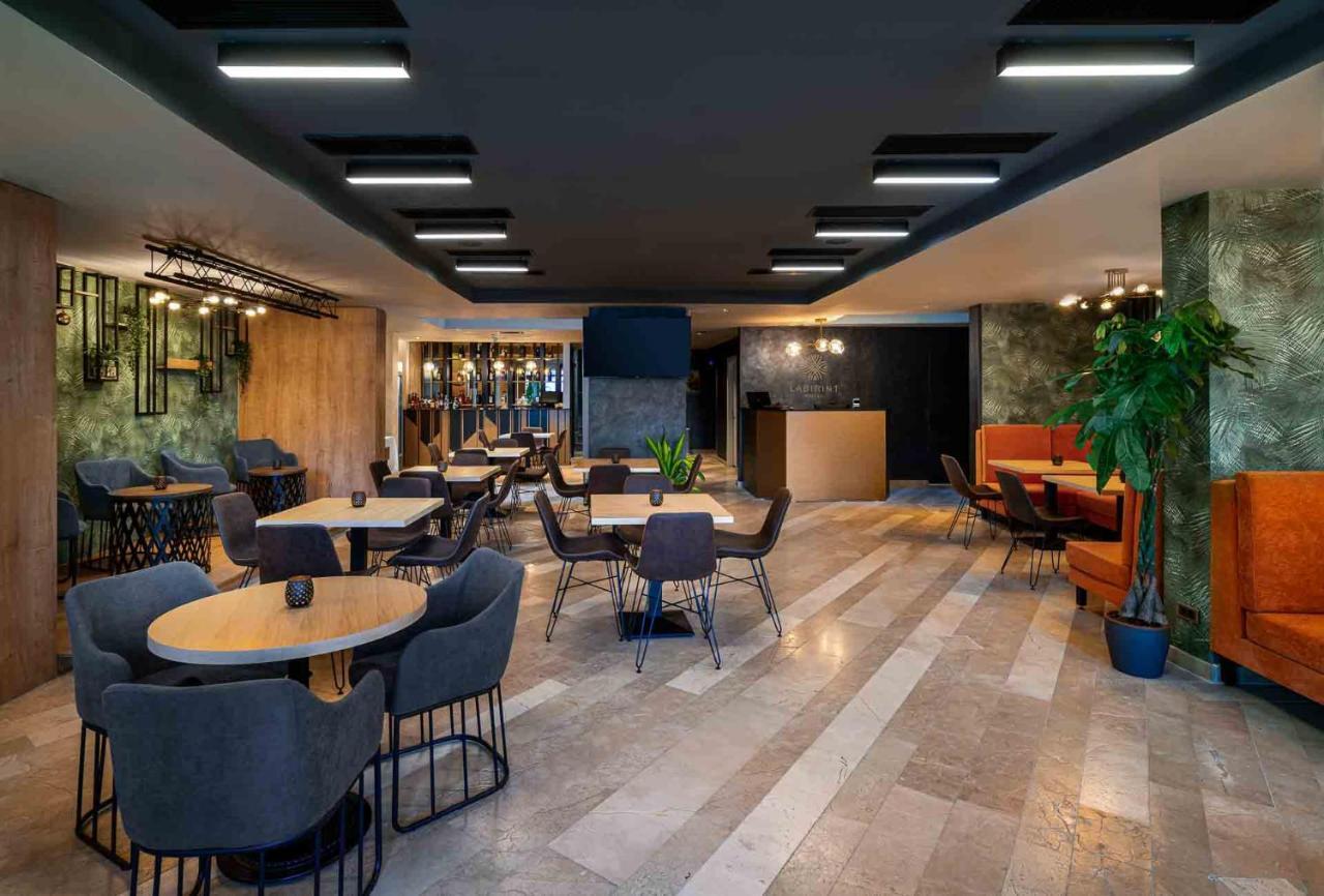 Labirint Boutique Hotel Bukarest Exteriör bild