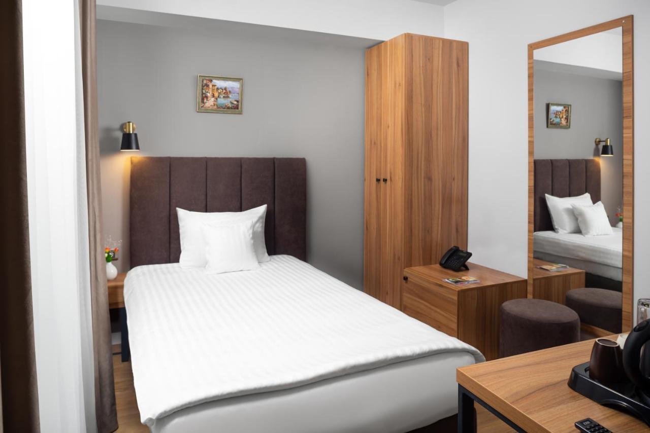 Labirint Boutique Hotel Bukarest Exteriör bild